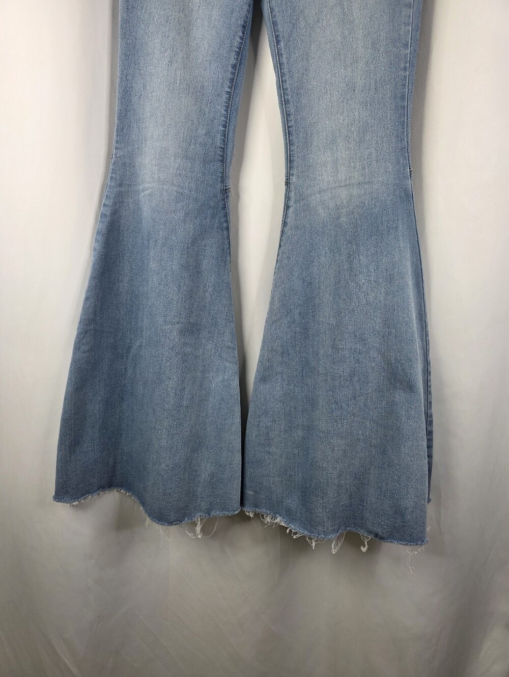 FREE PEOPLE Size 27 Just Float On Flare Jeans Bell Bottoms RAW Hem High Waist - Picture 4 of 16